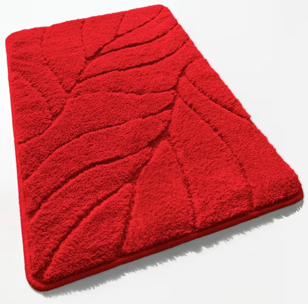 Plush bath mat with non-slip back