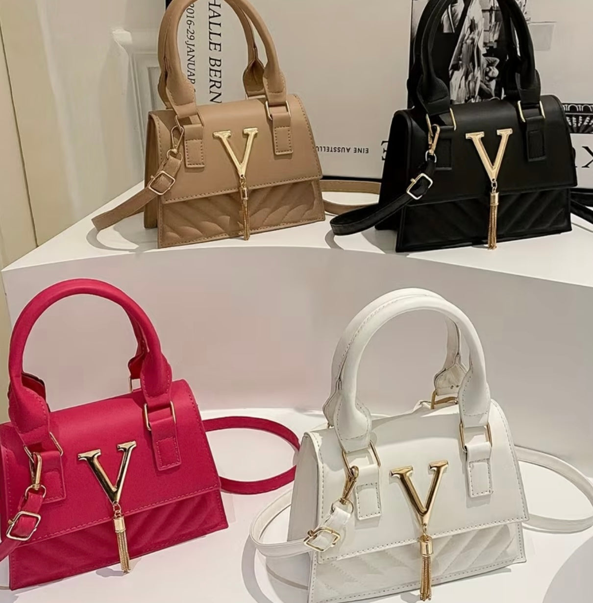 Women's hot chain bag