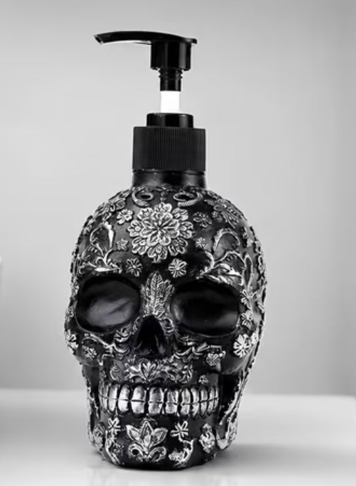 Dispenser di sapone liquido a forma di teschio gotico