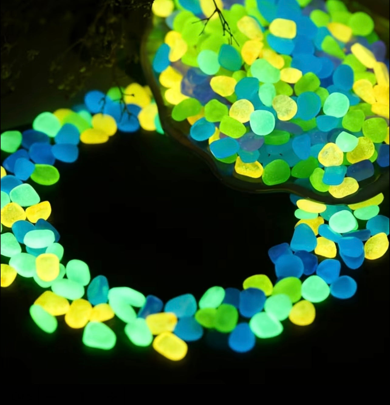 5 pcs Resin Pebbles, Phosphorescent Stones, Stones

Decorative Coloured