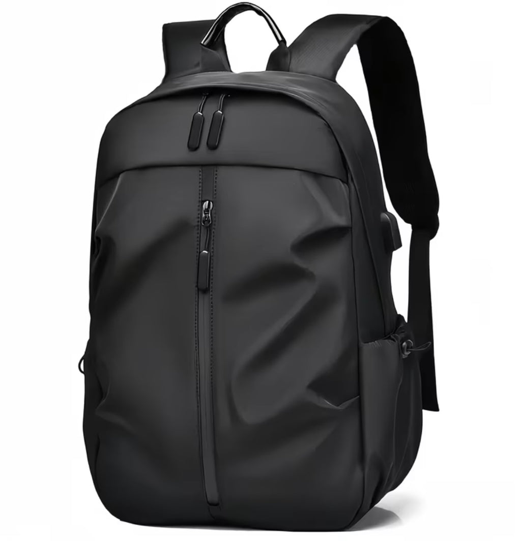 Fashionable unisex backpack in solid colour