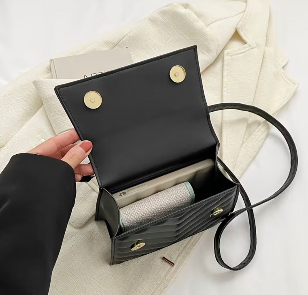Women's hot chain bag