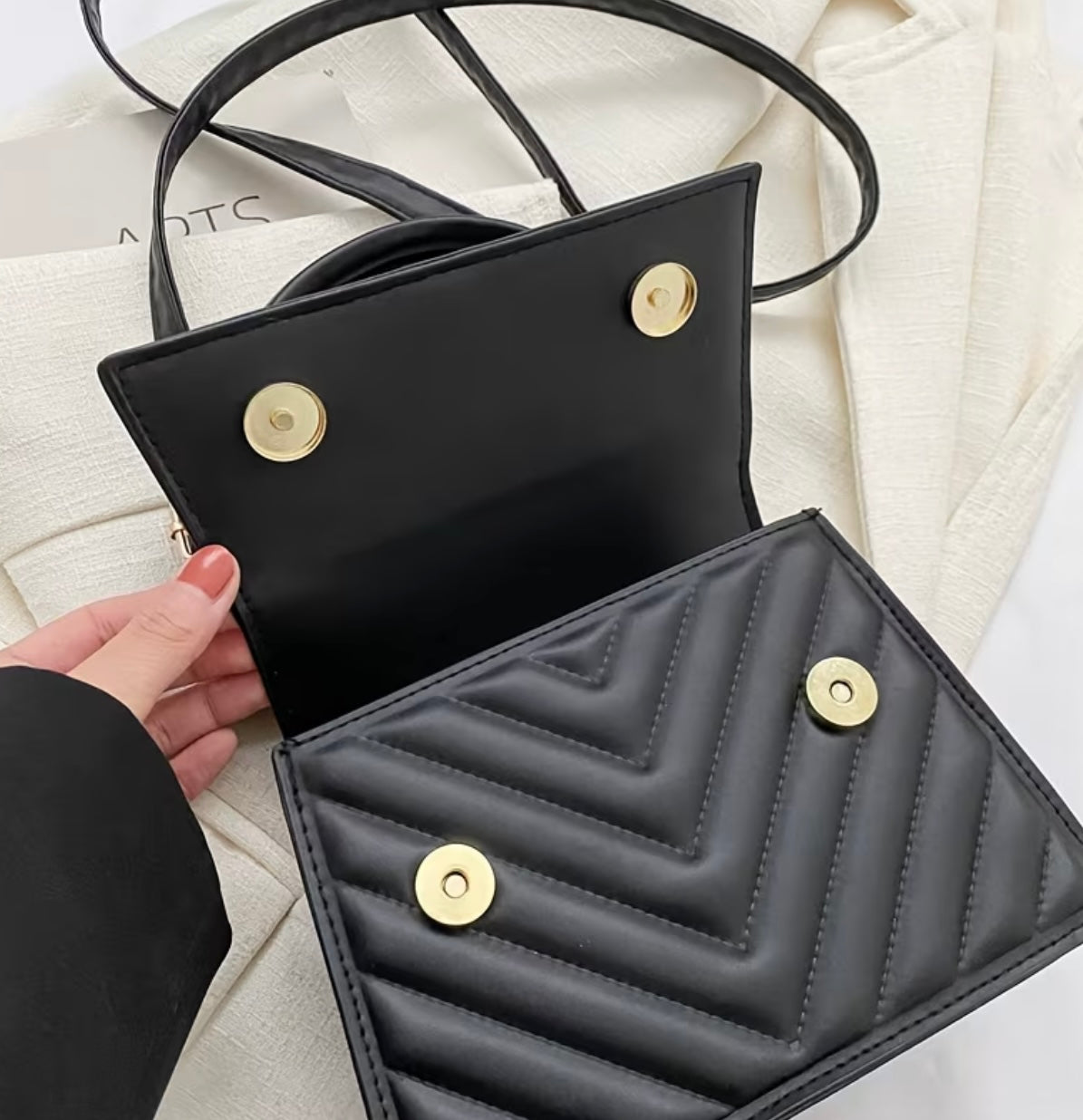 Women's hot chain bag
