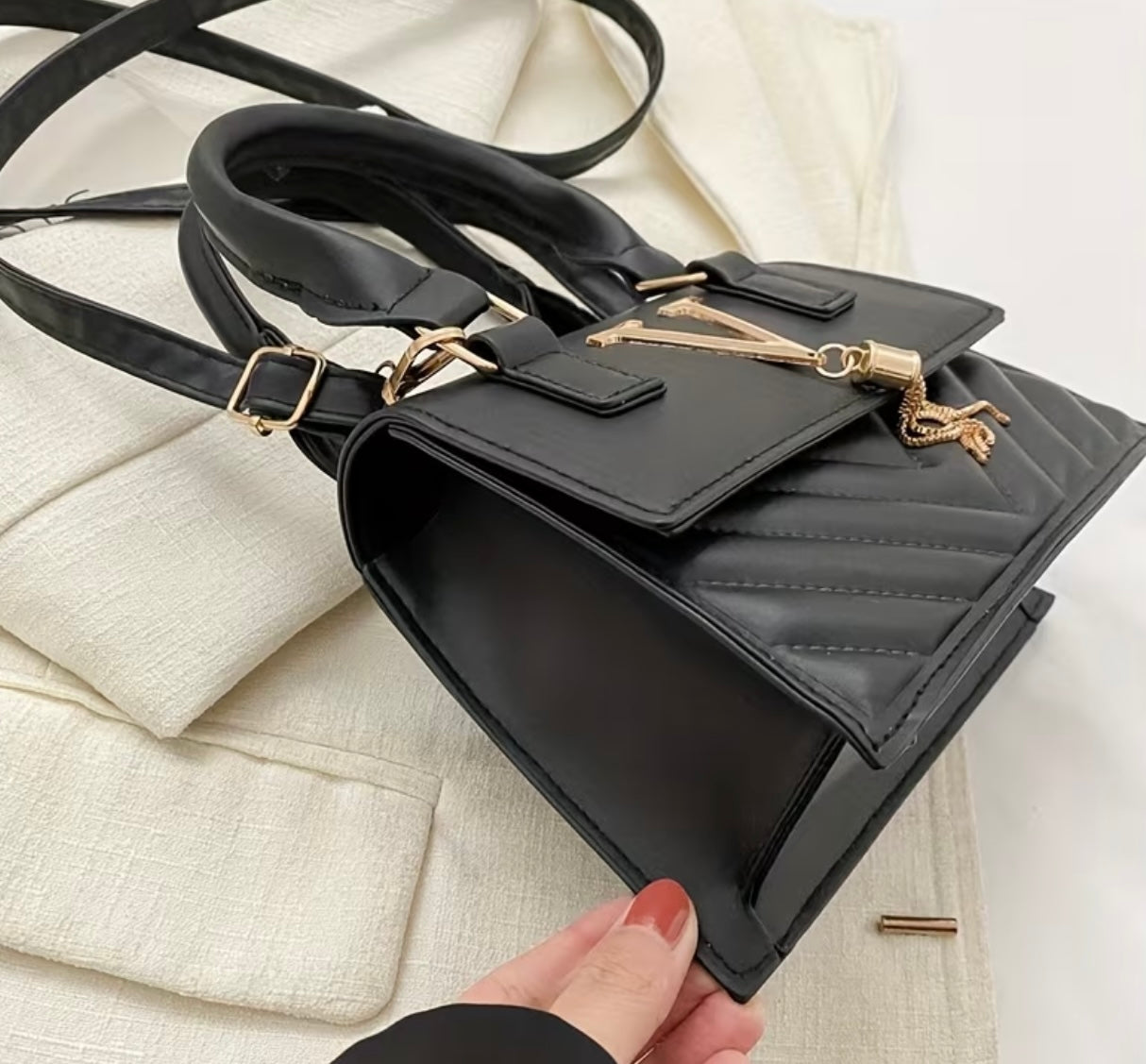 Women's hot chain bag